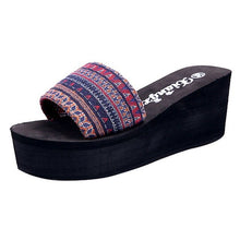 Load image into Gallery viewer, Blue and Purple Detailed Slippers